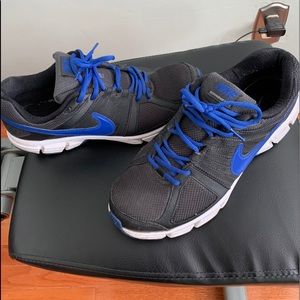Men’s Black/Blue Nike sneakers